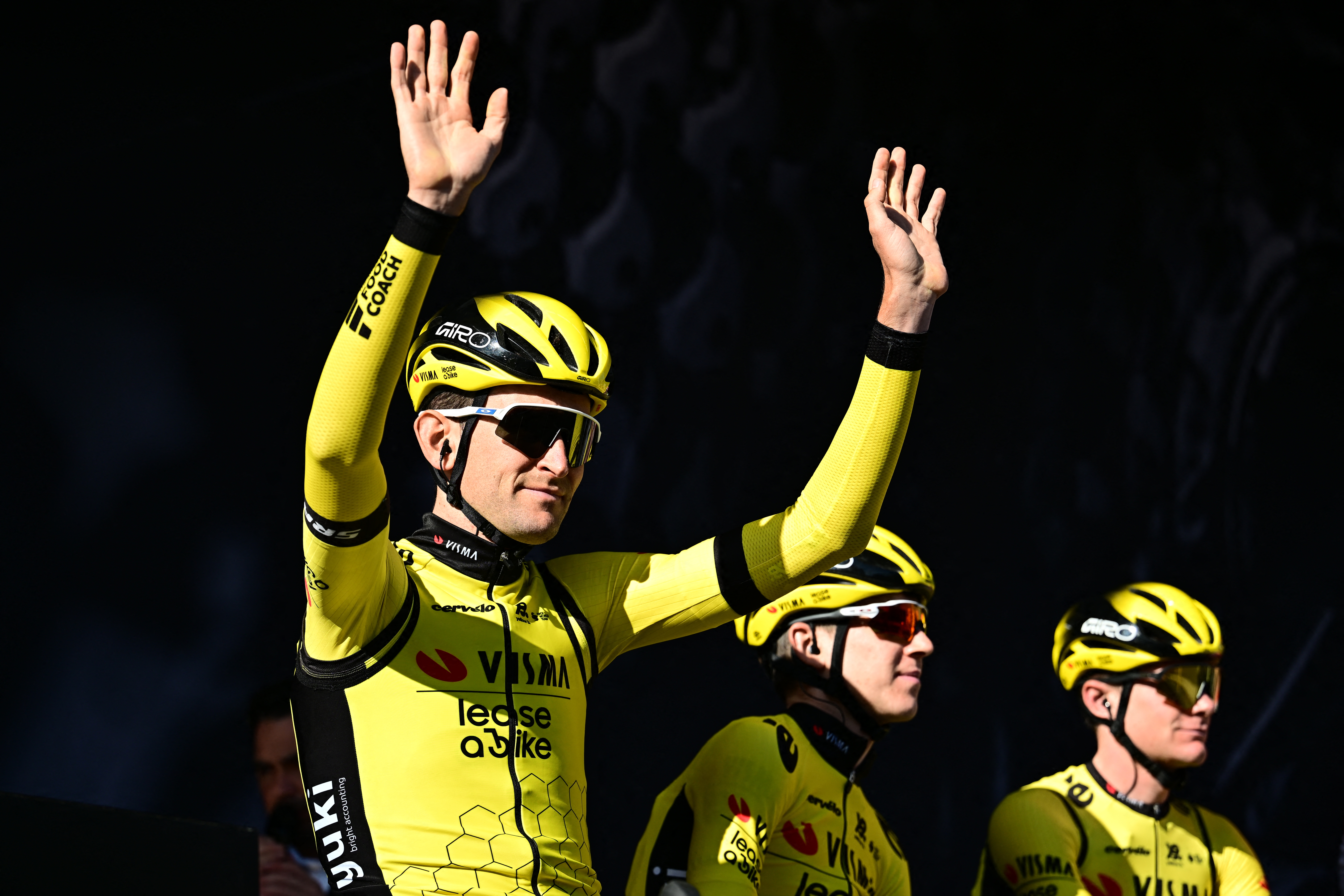 Tiesj Benoot waves