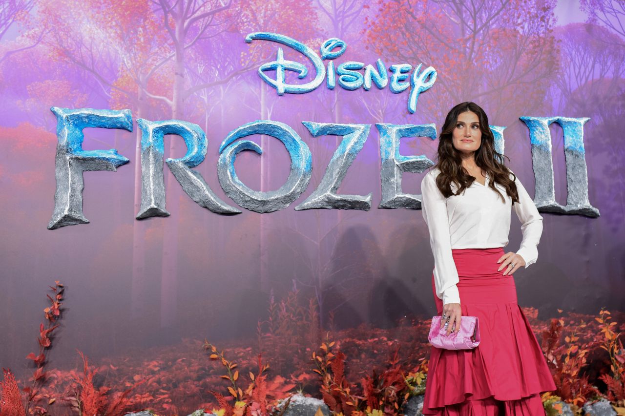 Idina Menzel at the Frozen 2 premiere