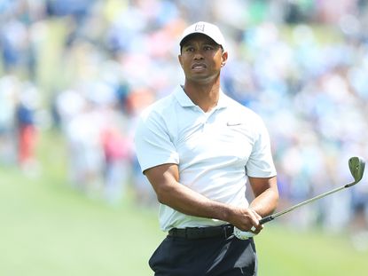 Tiger Woods Battles And Makes Masters Cut