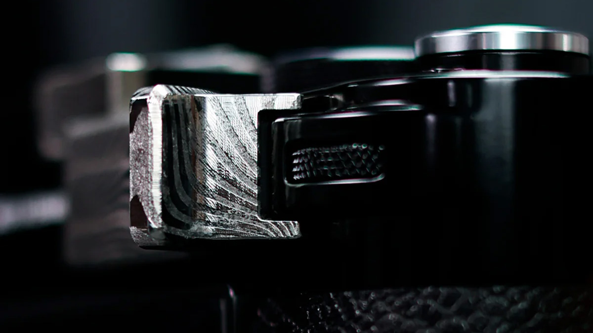 AKuser BE THE ULTIMATE thumb rest for Leica M10 and M11