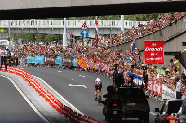 Massive crowds in Liege, Belgium urge on Fabian Cancellara (RadioShack-Nissan)