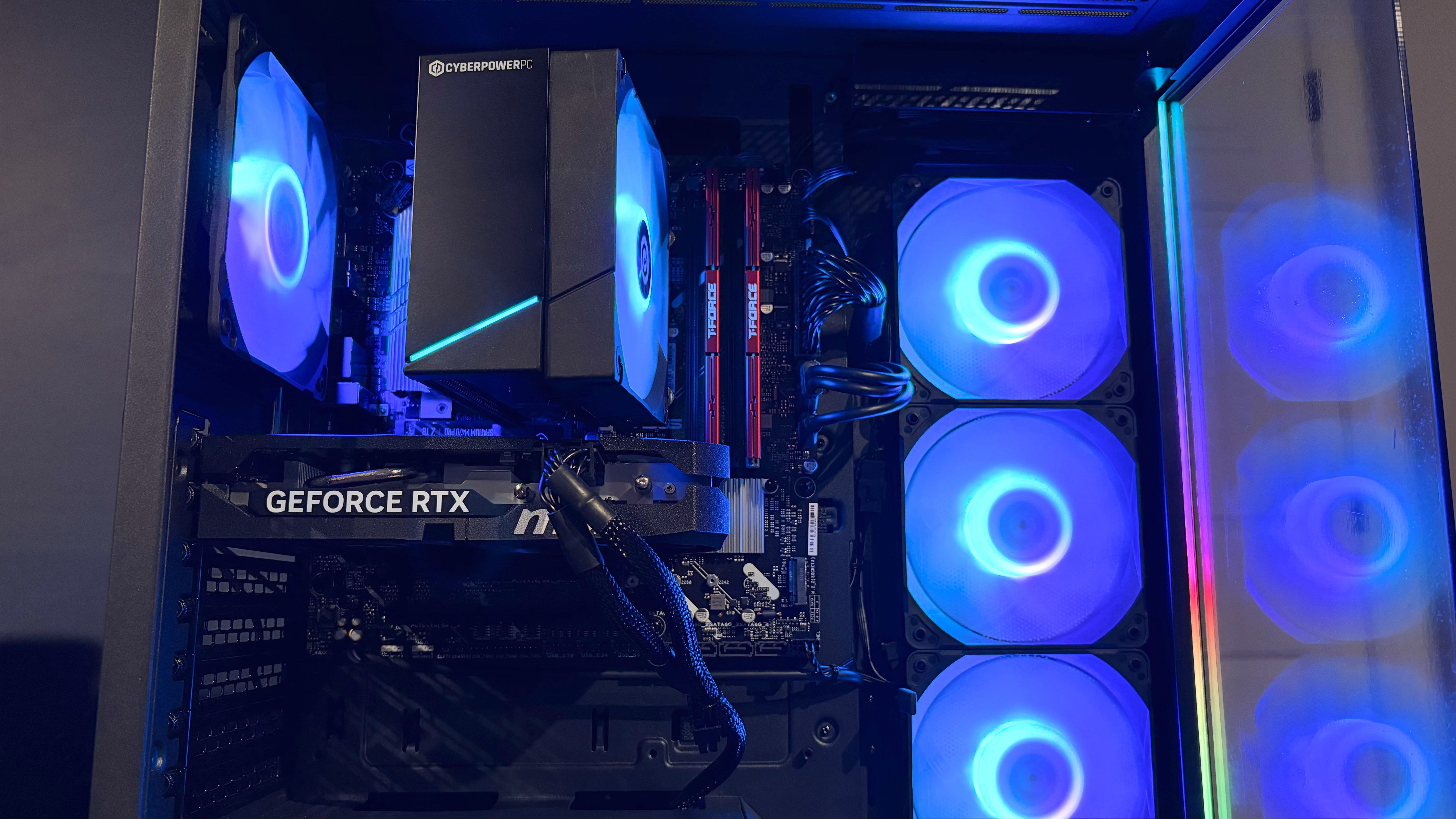CyberPowerPC Gamer Xtreme 2025