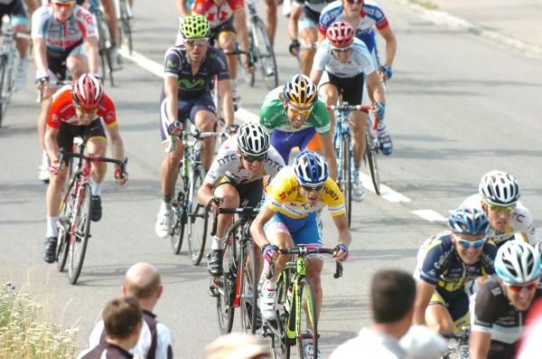 Cavendish followed Cunego but the Italian let a gap open