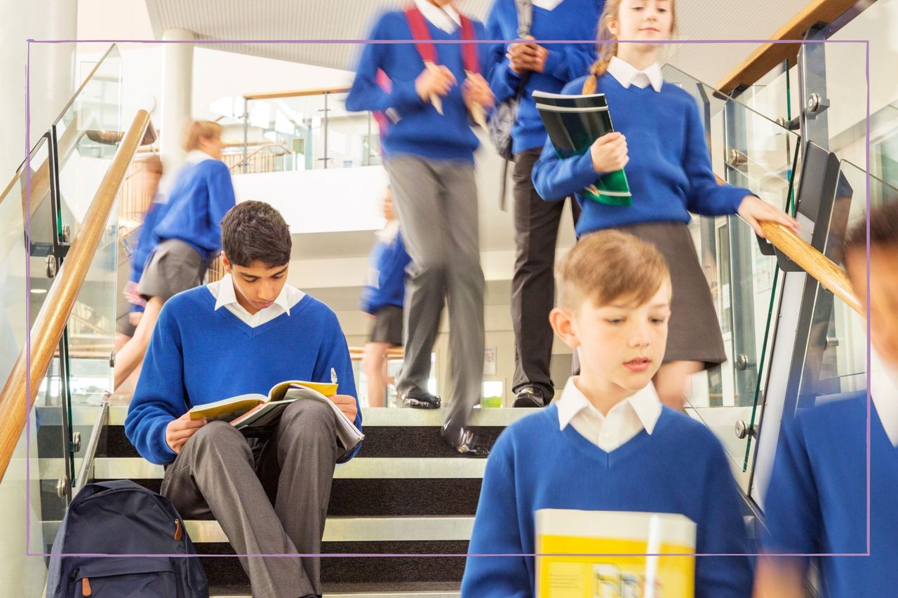 When to apply for secondary school 2024 illustrate by students in blue school jumpers sat in stairs