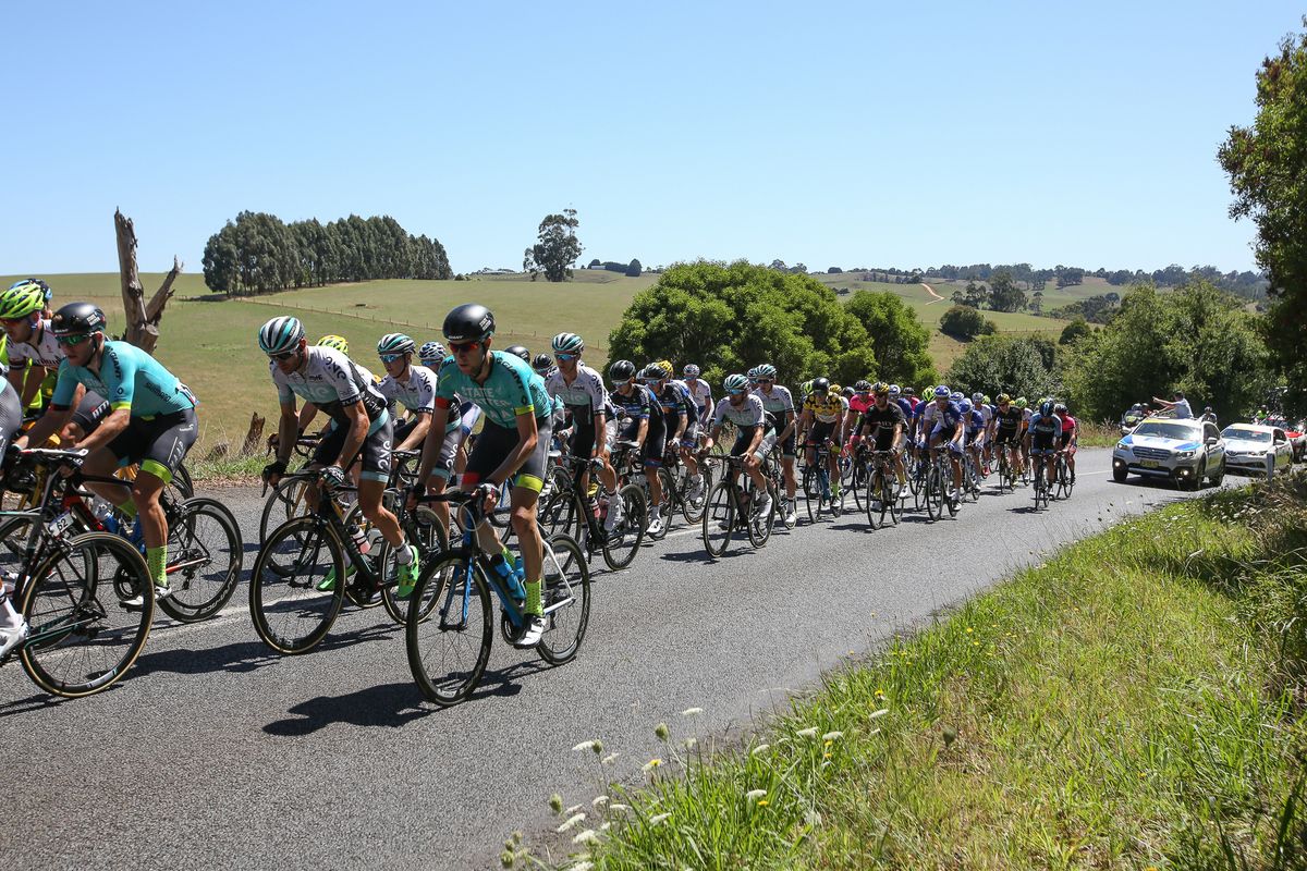 The peloton rolls along for stage 3