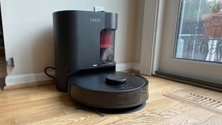 Yeedi C12 Pro Plus robot vacuum and guidelines position successful reviewer's home