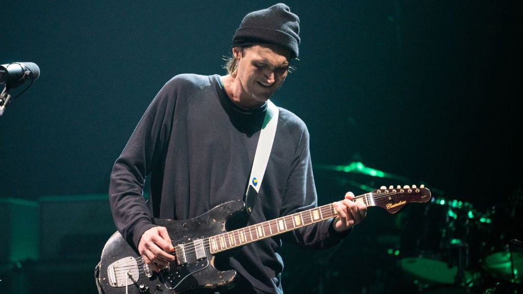 Former Red Hot Chili Pepper guitarist Josh Klinghoffer avoids jail term(01)