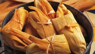 Food, Tamale, Humita, Tamalito, Ingredient, Cuisine, Pamonha, Whole food, Vegetarian food, Kitchen utensil,