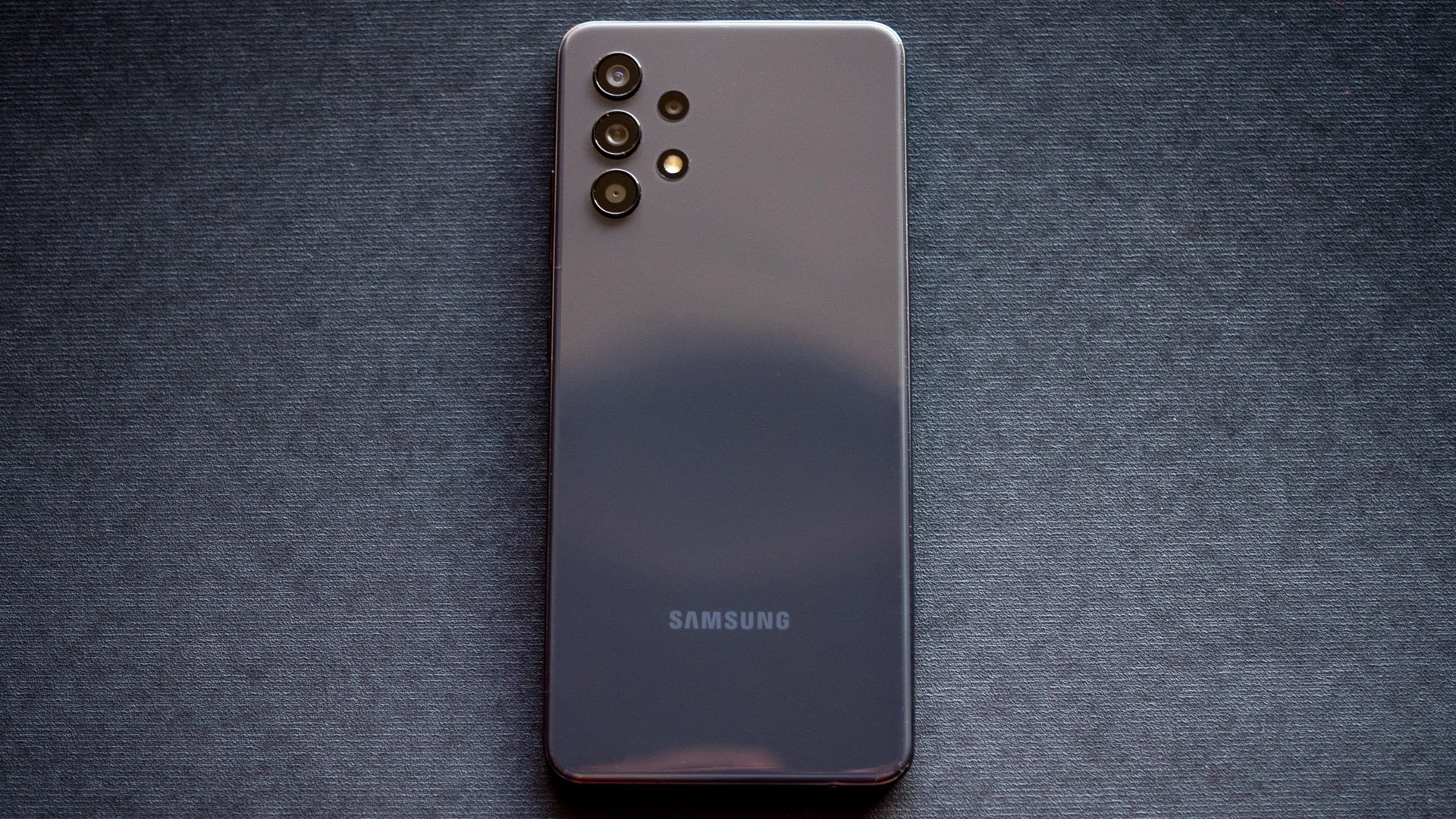 Samsung Galaxy A32's shiny back back