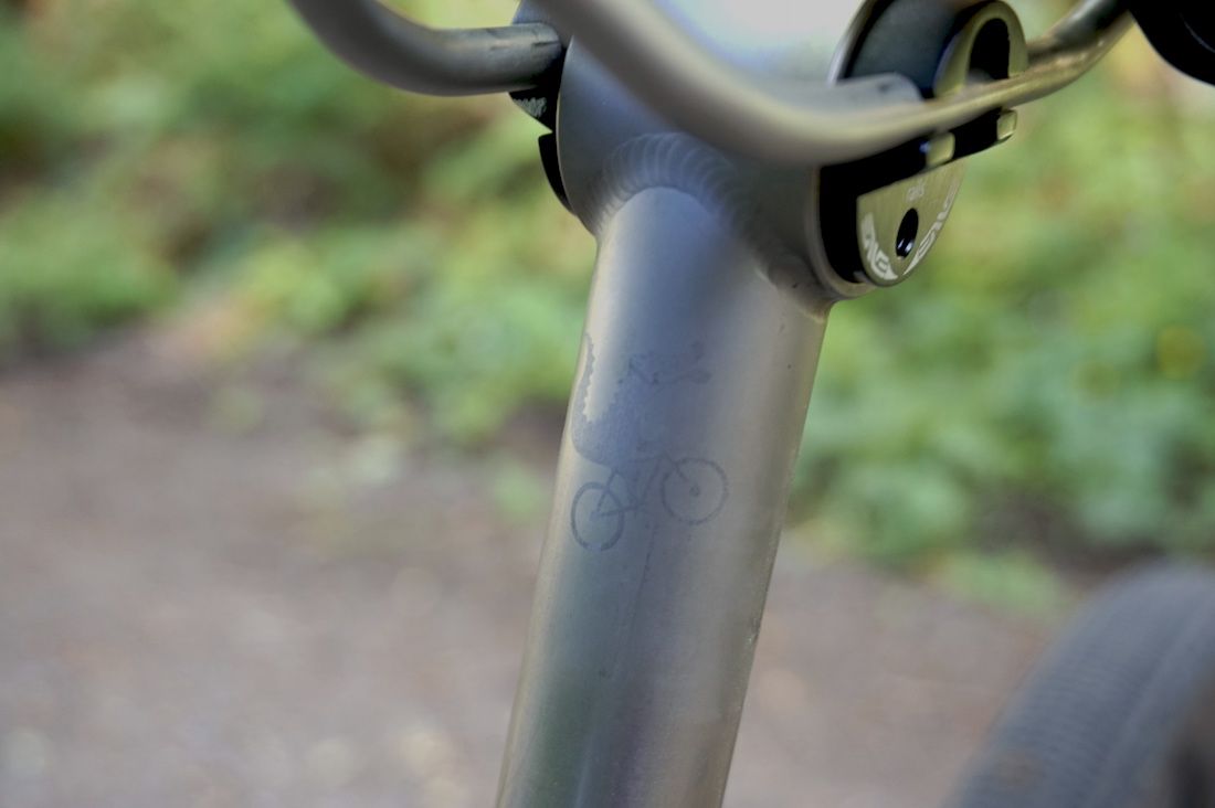 Moots Routt YBB< rear-suspension gravel bike