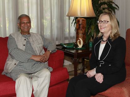 Hillary Clinton meets with Muhammad Yunus in Bangladesh