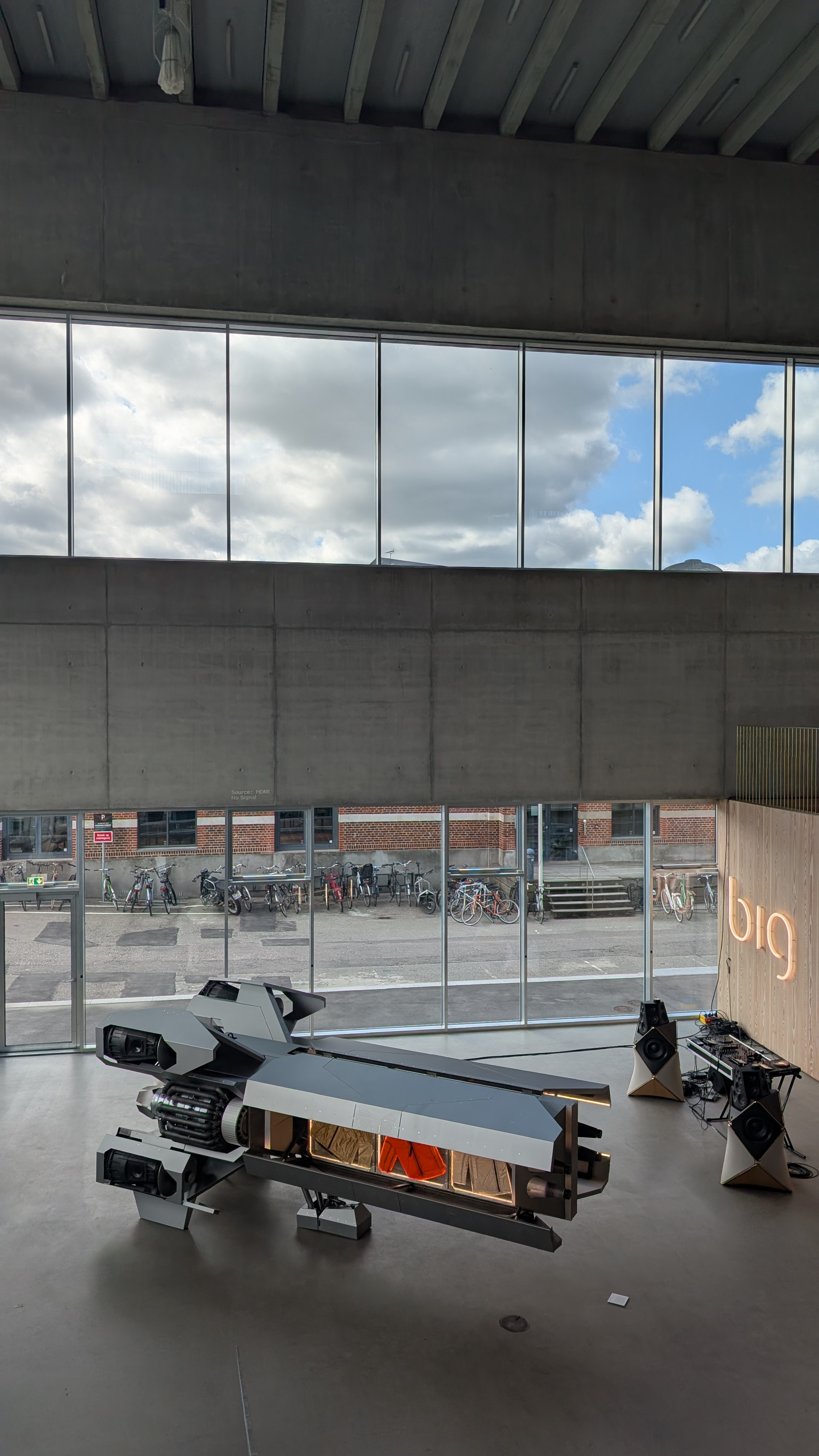 wallpaper editors out of office Vollebak Spaceshop