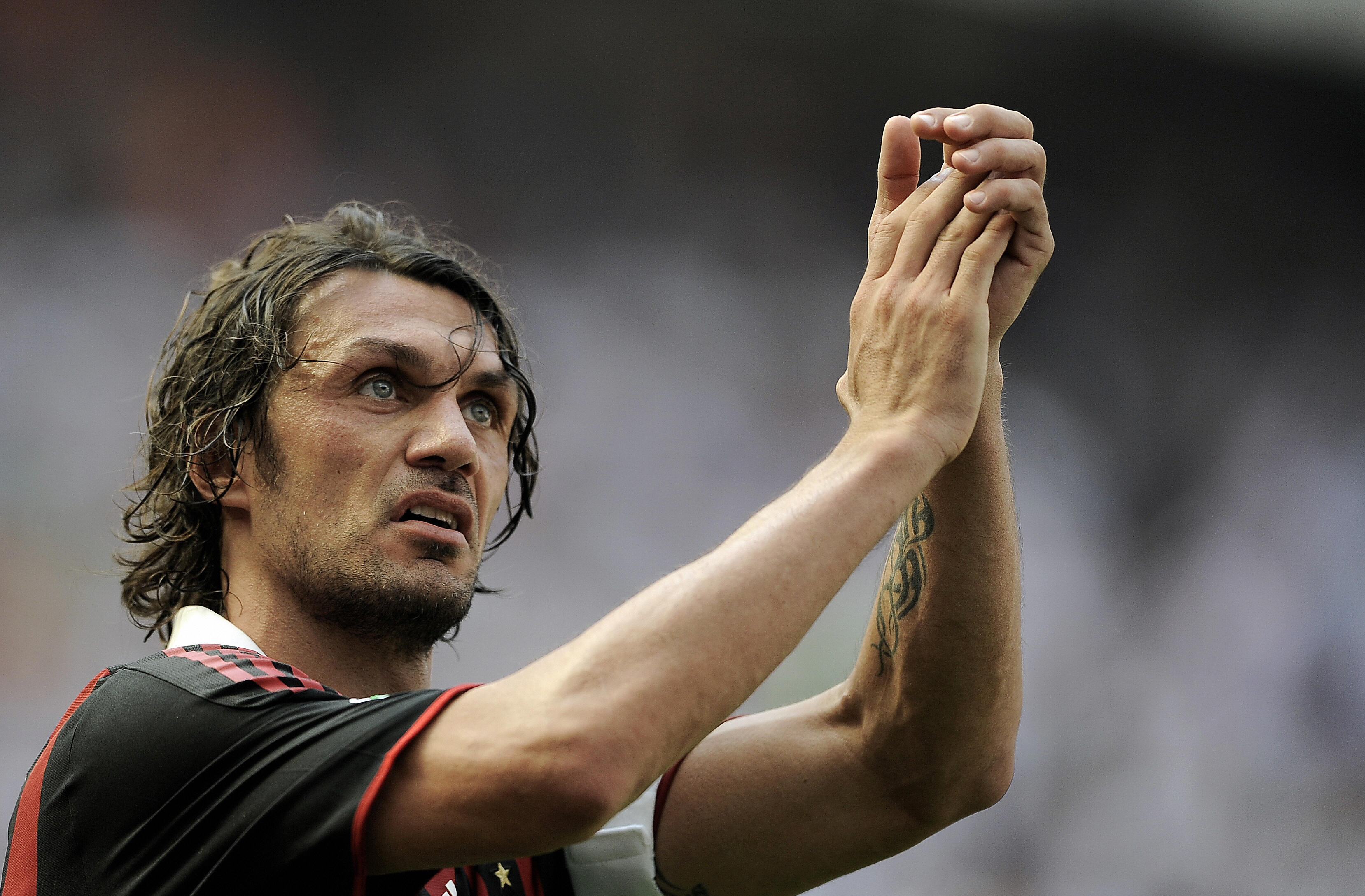 Paolo Maldini waves goodbye to the AC Milan fans in May 2009.