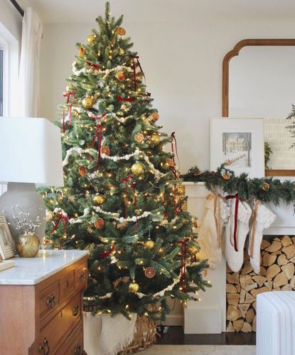 12 Christmas tree themes we're here for in 2022 | Real Homes