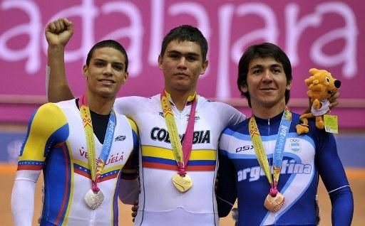 Men's keirin podium (l-r): Hersony Gadiel Canelon (Venezuela), Fabian Hernando Puerta (Colombia), Leandro Botasso (Argentina)