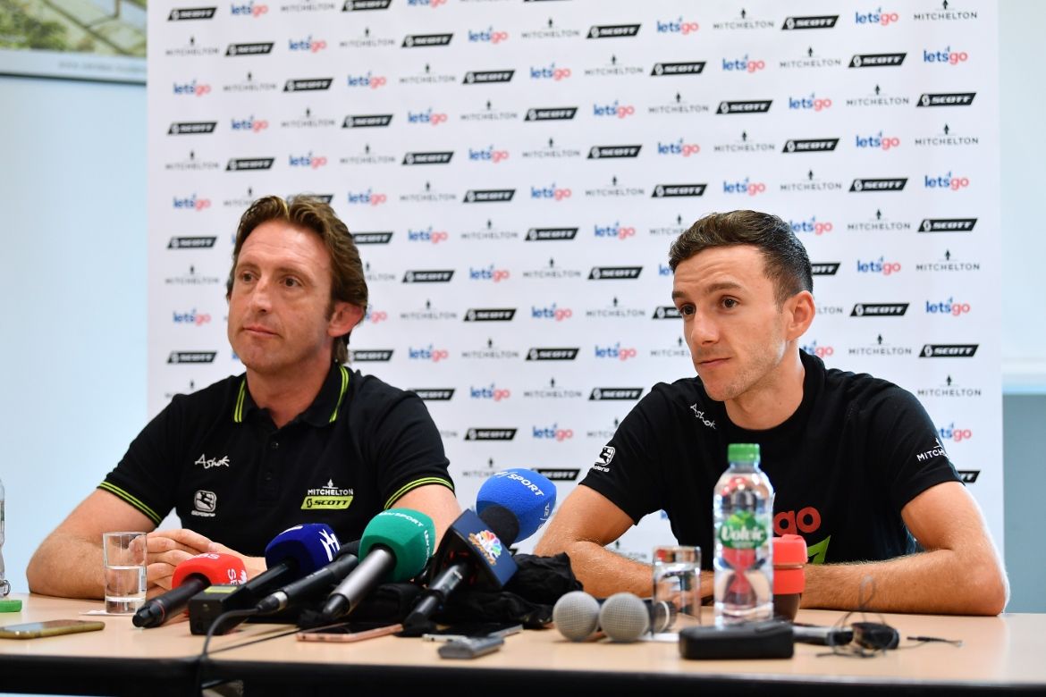 Adam Yates (Mitchelton-Scott) with team director Matt White