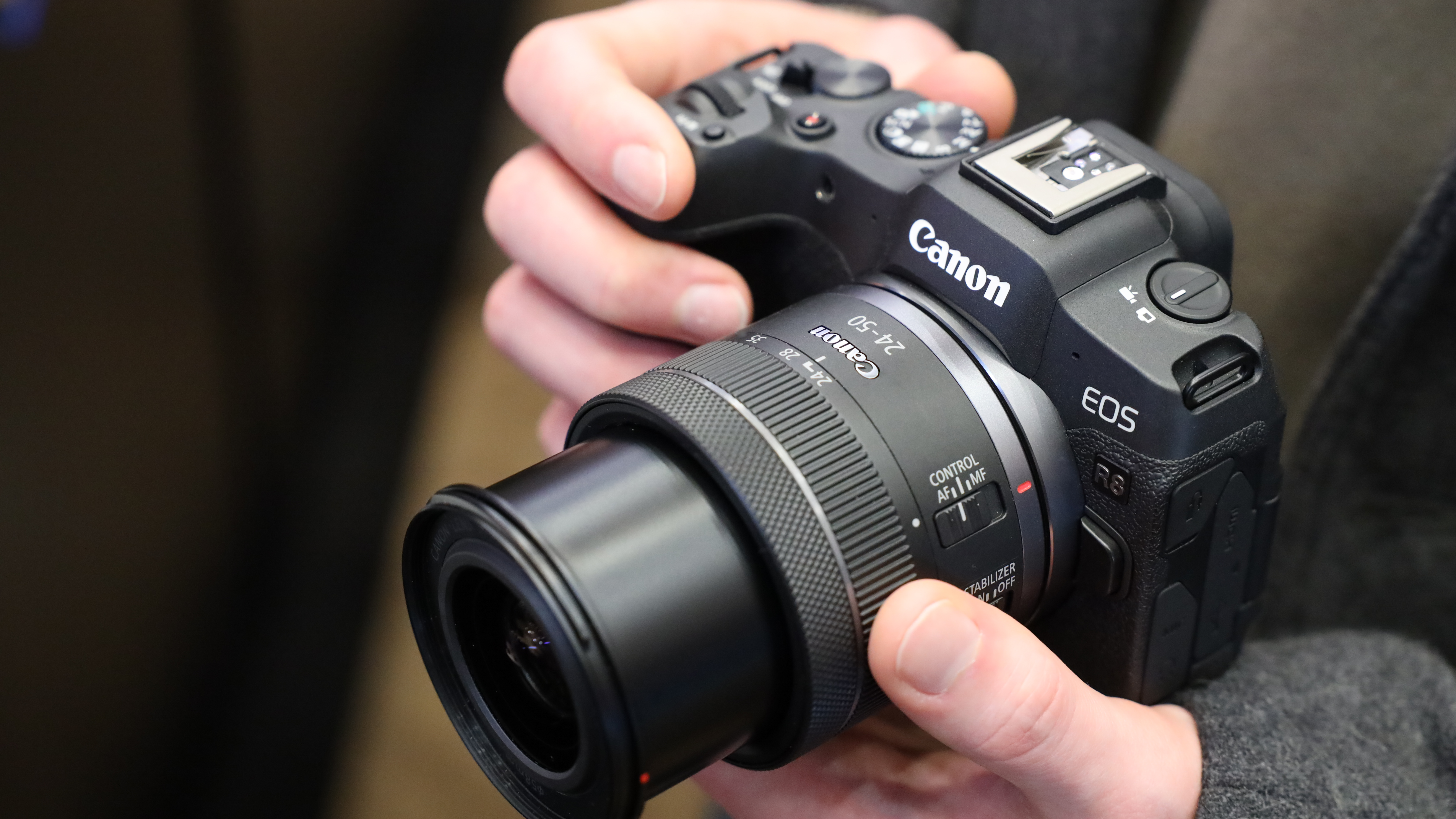 Lens Review: RF50mm f/1.8 STM in Street Photography