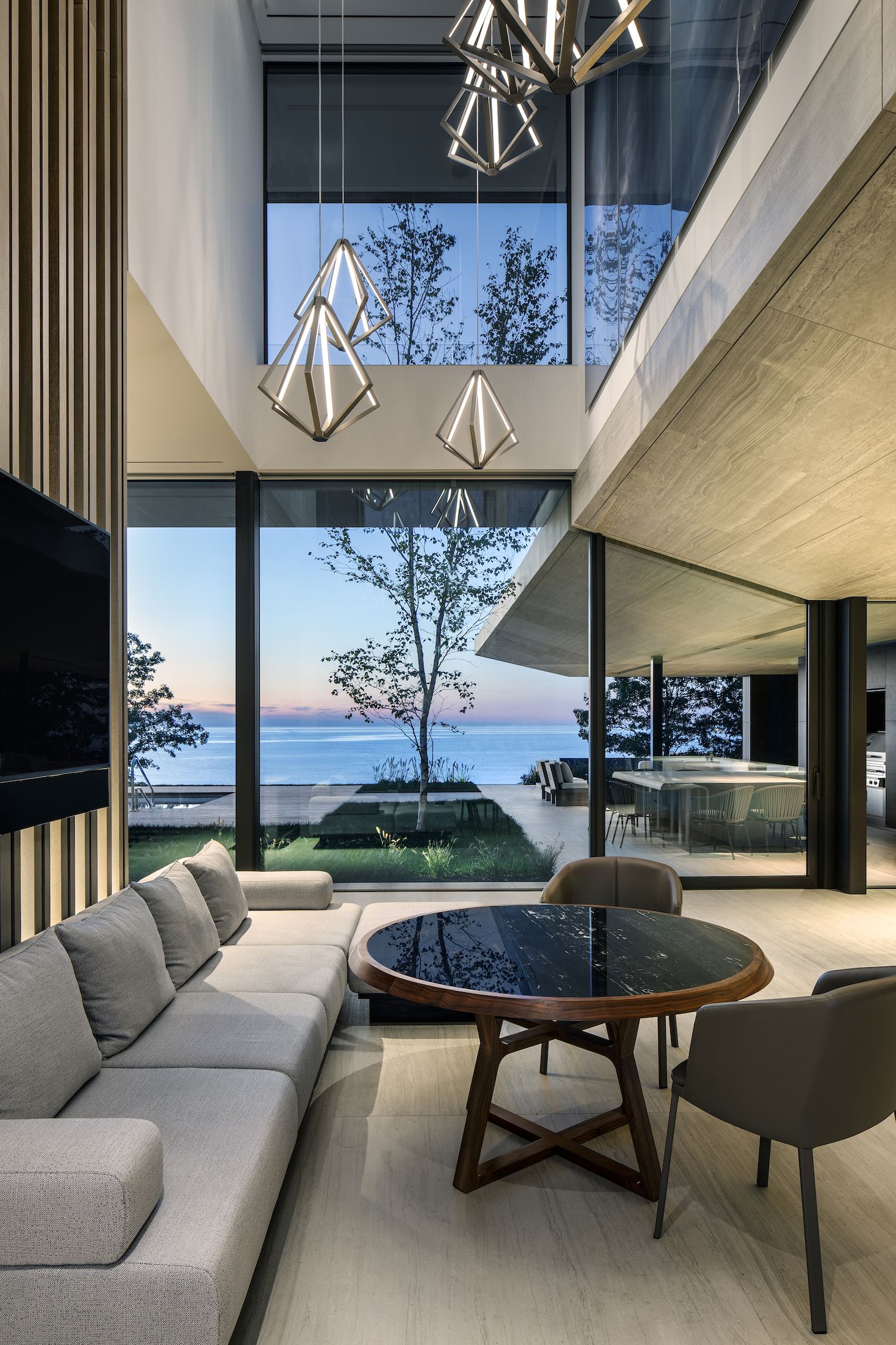 Lakeside Home In Canada Explore An Ultra Modern Holiday Home On The   UHeib6JXbNSADZw9QKDA9g 1920 80 