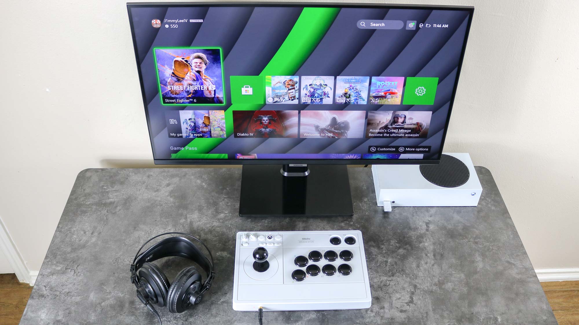8BitDo's Xbox-licensed arcade stick is wireless and customizable
