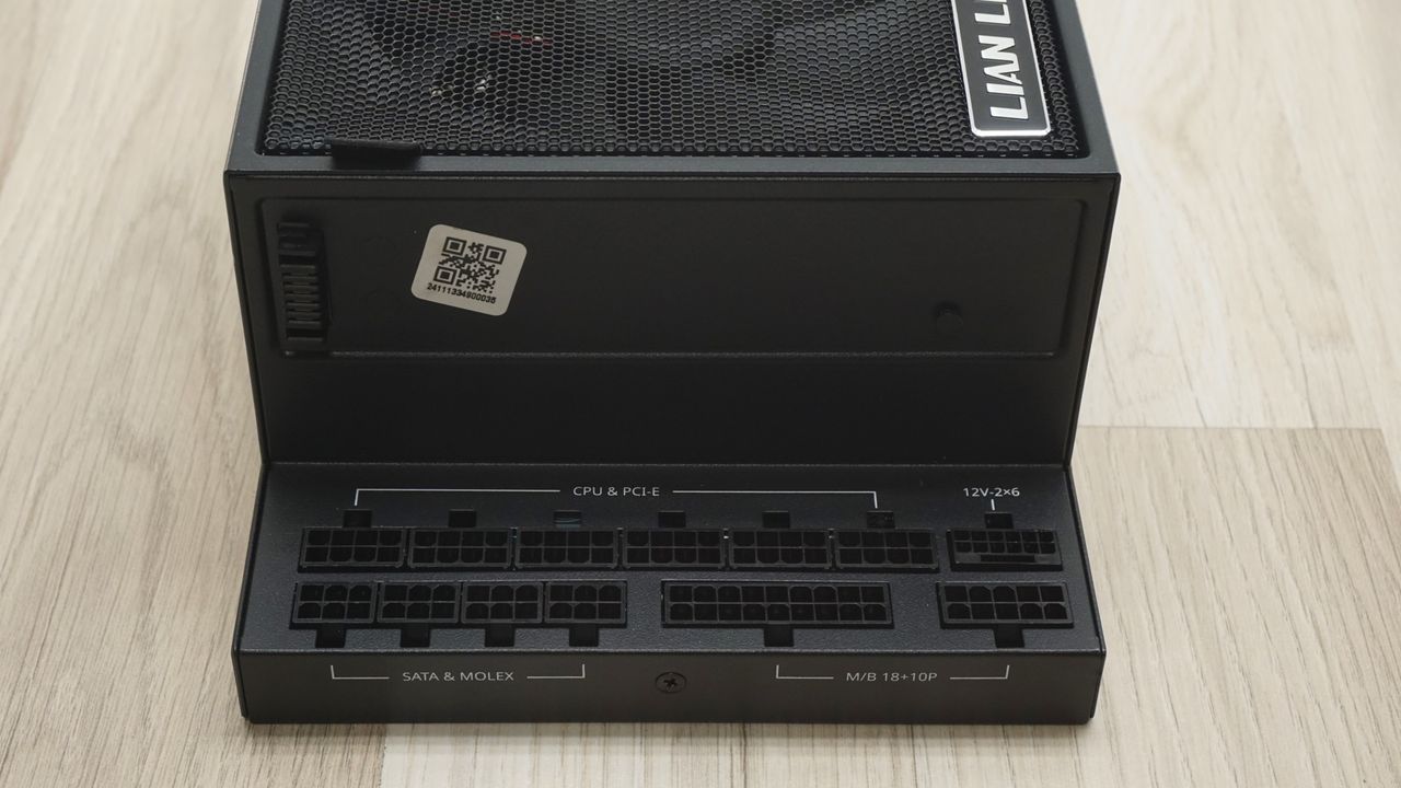Lian Li Edge Gold EG1000G ATX 3.1