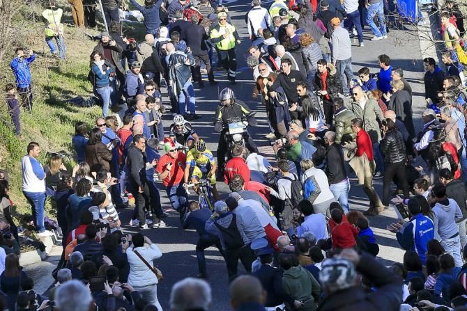 Alberto Contador (Tinkoff - Saxo) kicks for the line