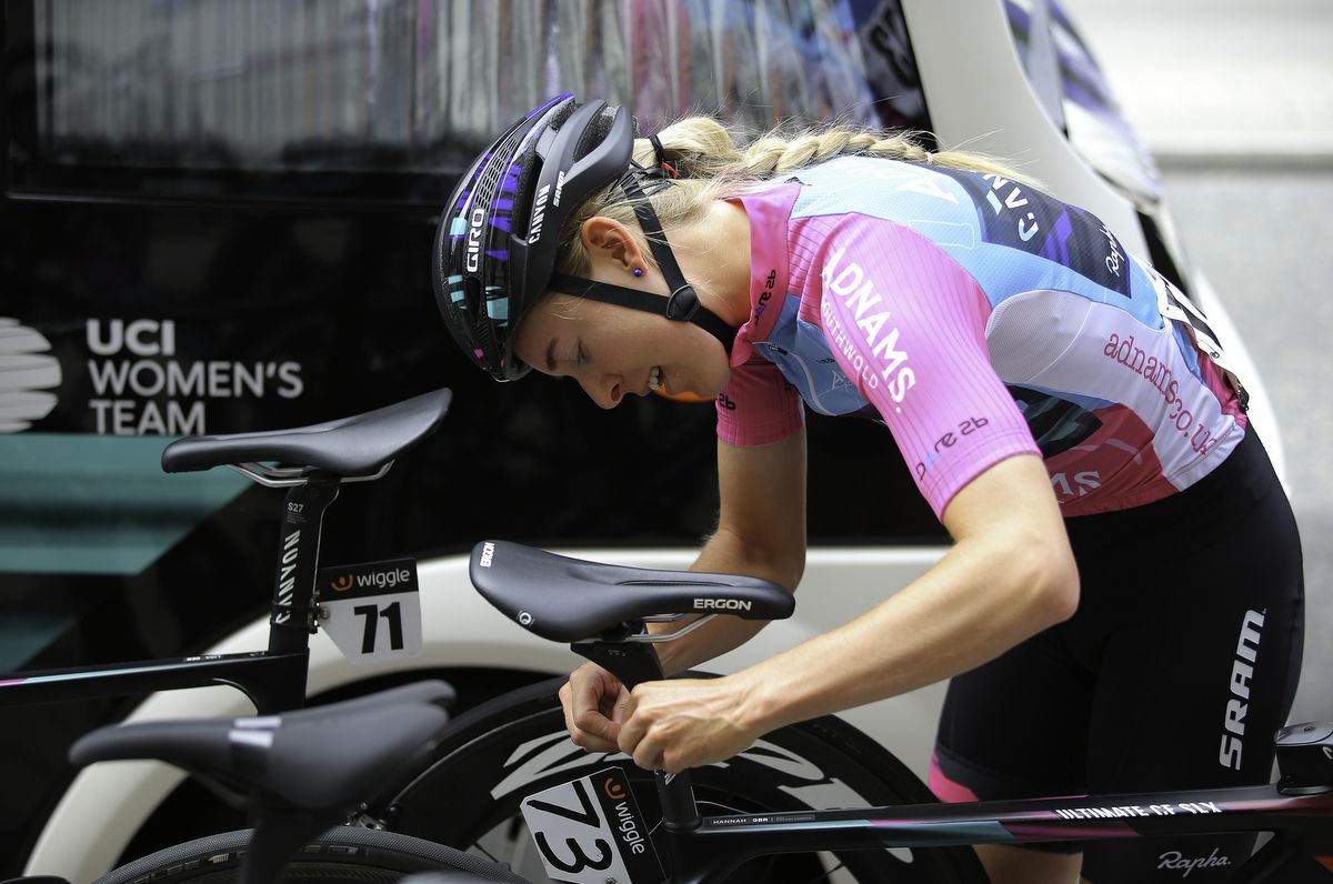 Best British rider Hannah Barnes checks her bike over