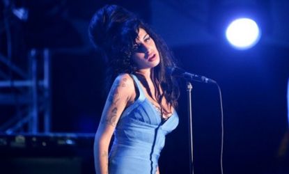 Amy Winehouse performs in 2009