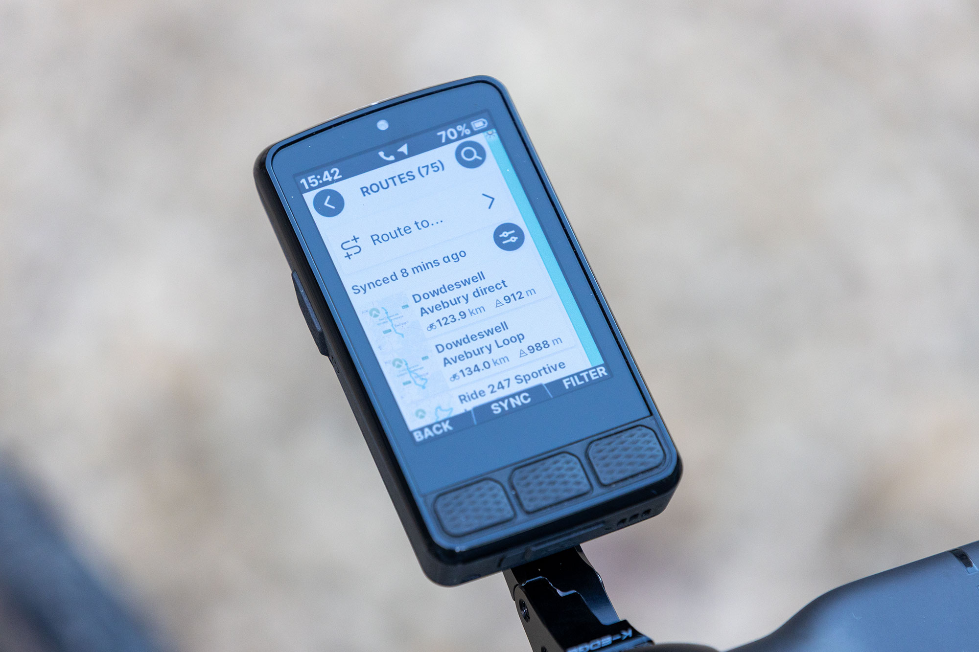 Wahoo Elemnt Roam 3 showing routes menu