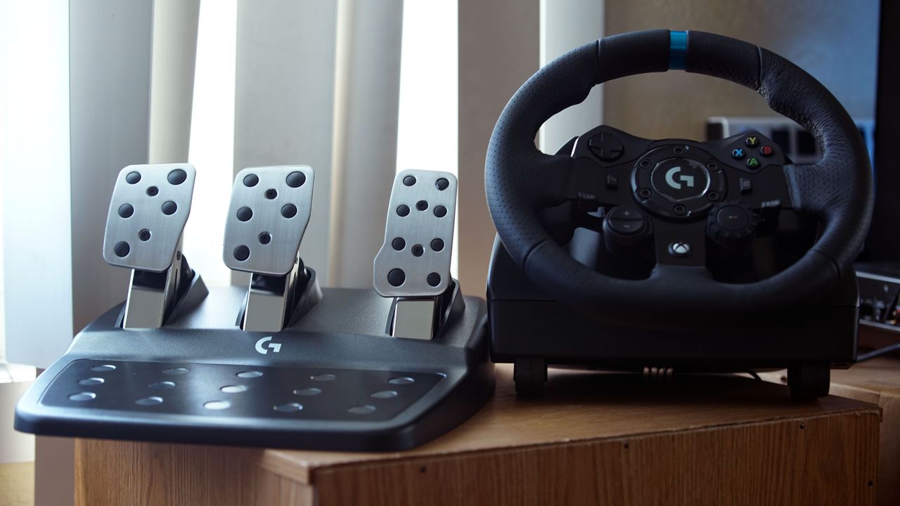 Logitech G923