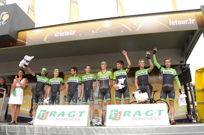 Belkin were the fastest team on stage 18 so riders collect their prize