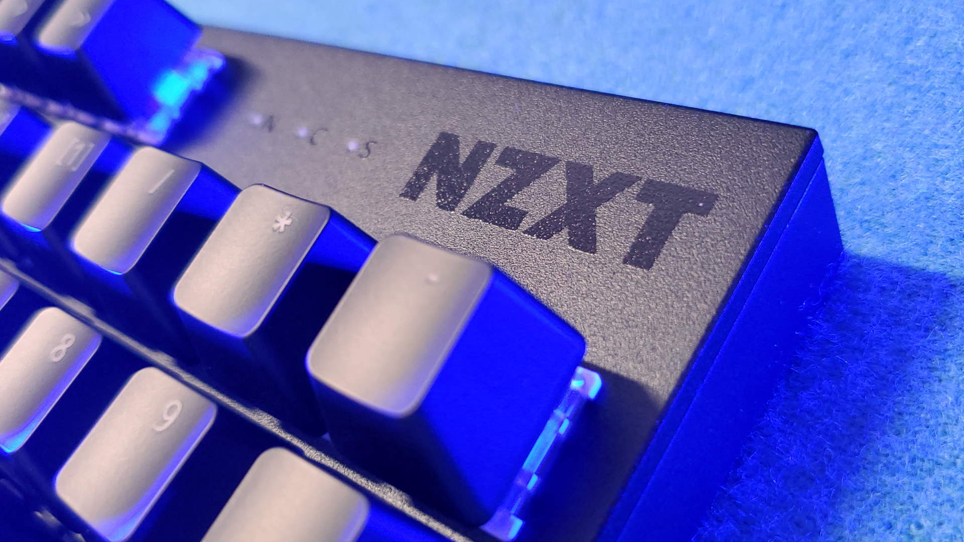 NZXT İşlevi MiniTKL oyun klavyesi
