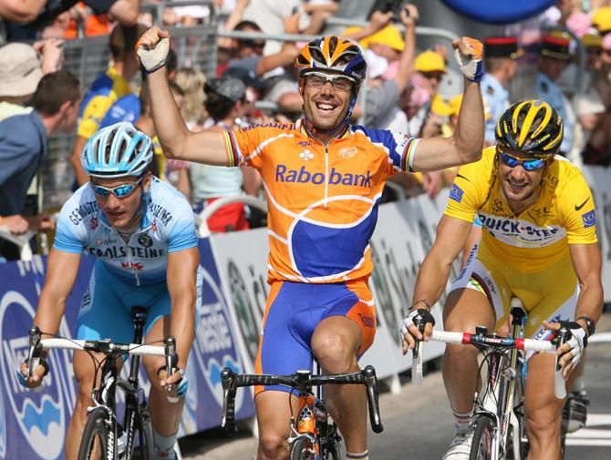 Oscar Freire (Rabobank) wins stage 5 of the Tour in 2006