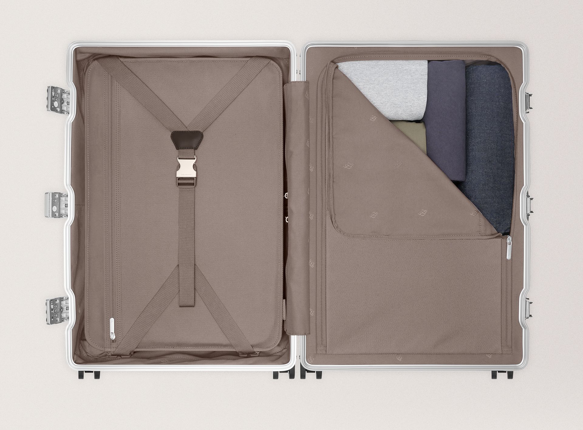 Inside the new aluminium Check-In by Carl Friedrik
