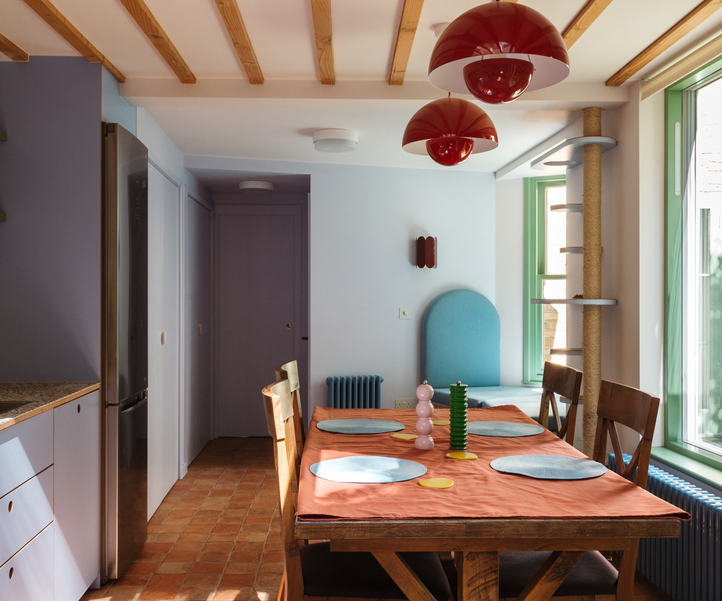 Side extension with kitchen and dining area
