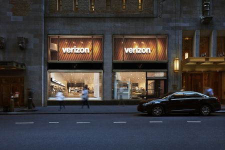 verizon store front