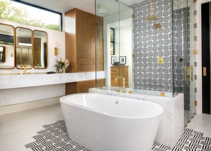 10 Walk-In Shower Ideas For Small Bathrooms - Metropolitan Bath & Tile