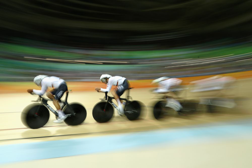 Team pursuit action