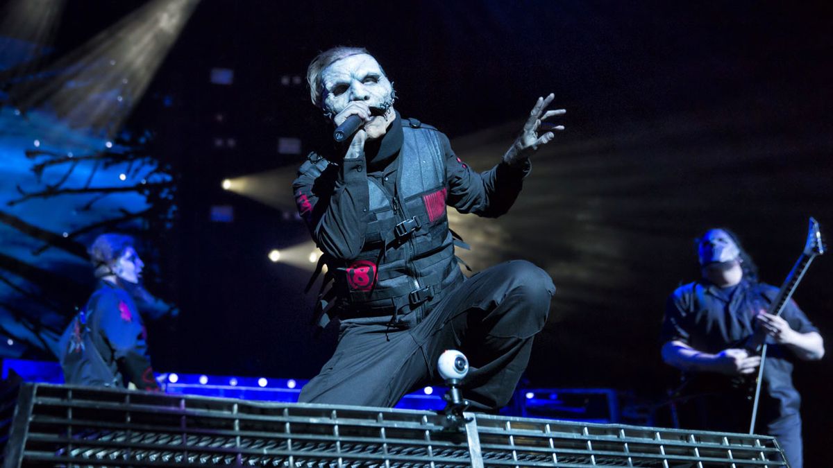 Corey Taylor back on stage with Slipknot after neck surgery | Louder