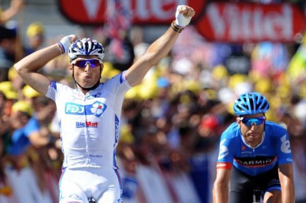 Pierrick F&eacute;drigo (FDJ-BigMat) outsprints Christian Vande Velde (Garmin-Sharp)