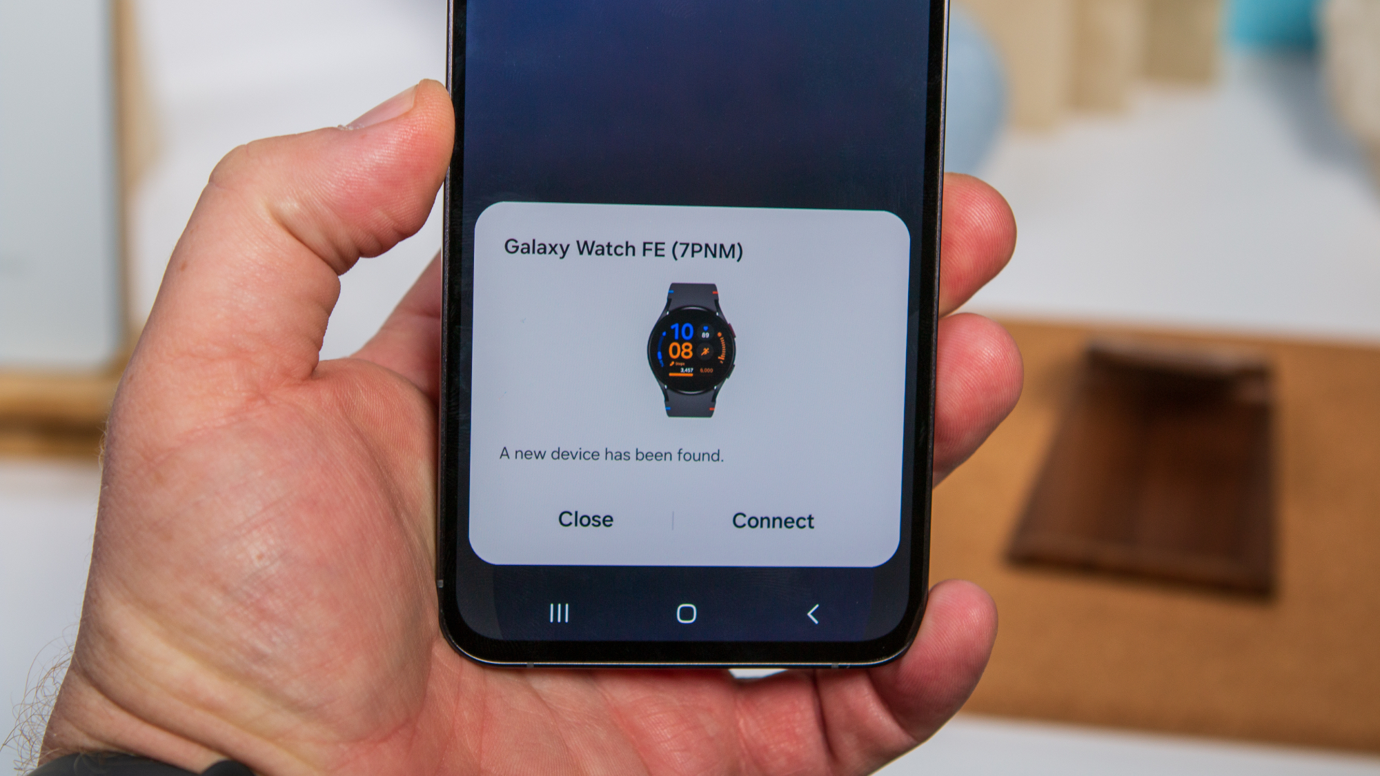 Galaxy Watch FE pairing screen on Galaxy S24 FE