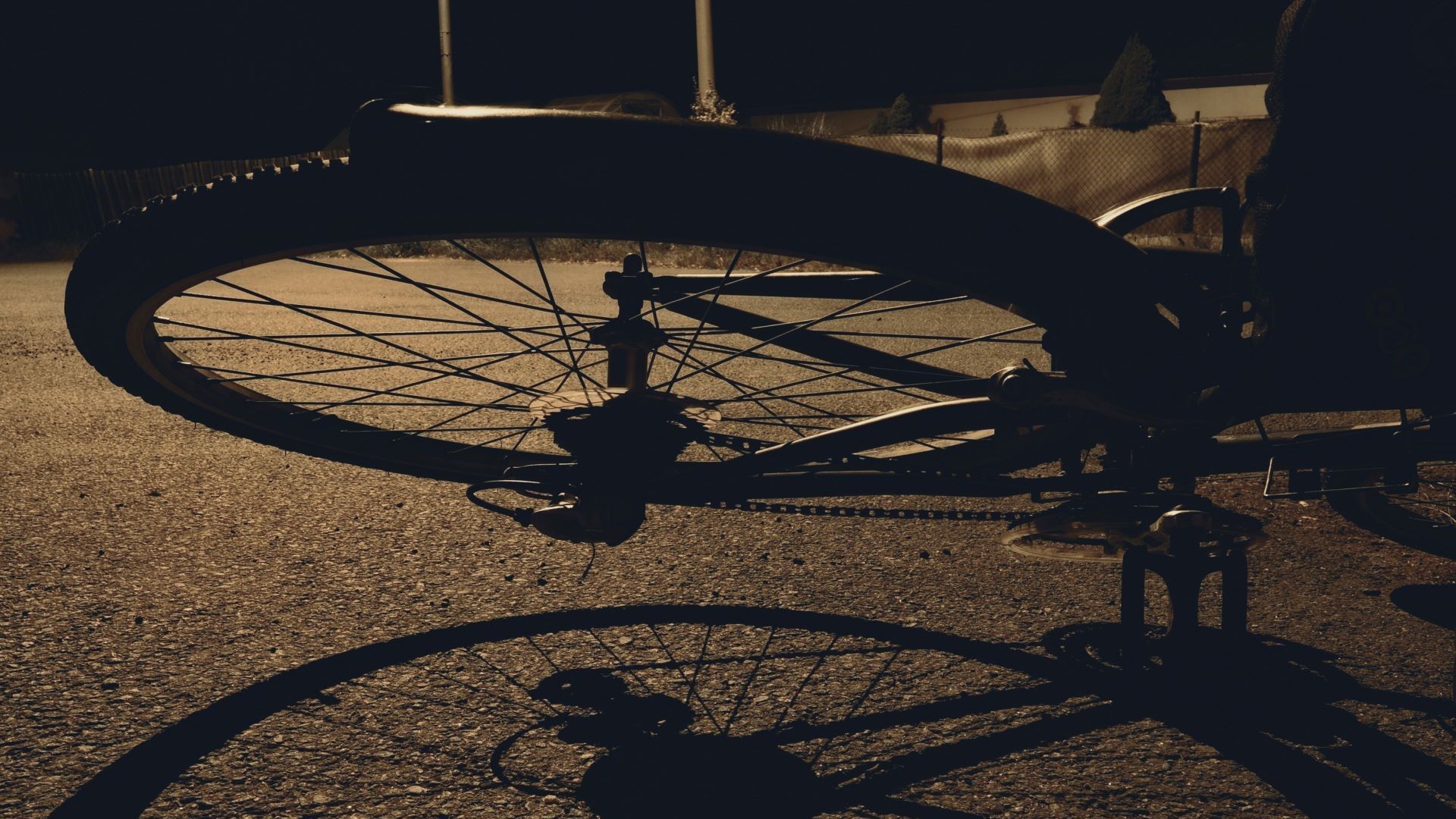 Broken cycle. Группа велосипедистов.