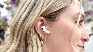 AirPods 4