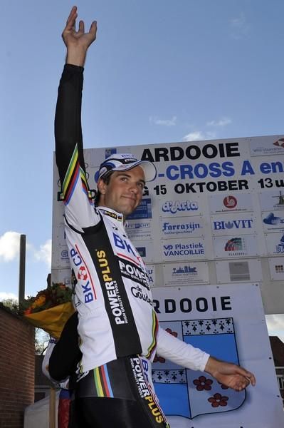 Niels Albert (BKCP Powerplus) celebrates another season victory in Ardooie.