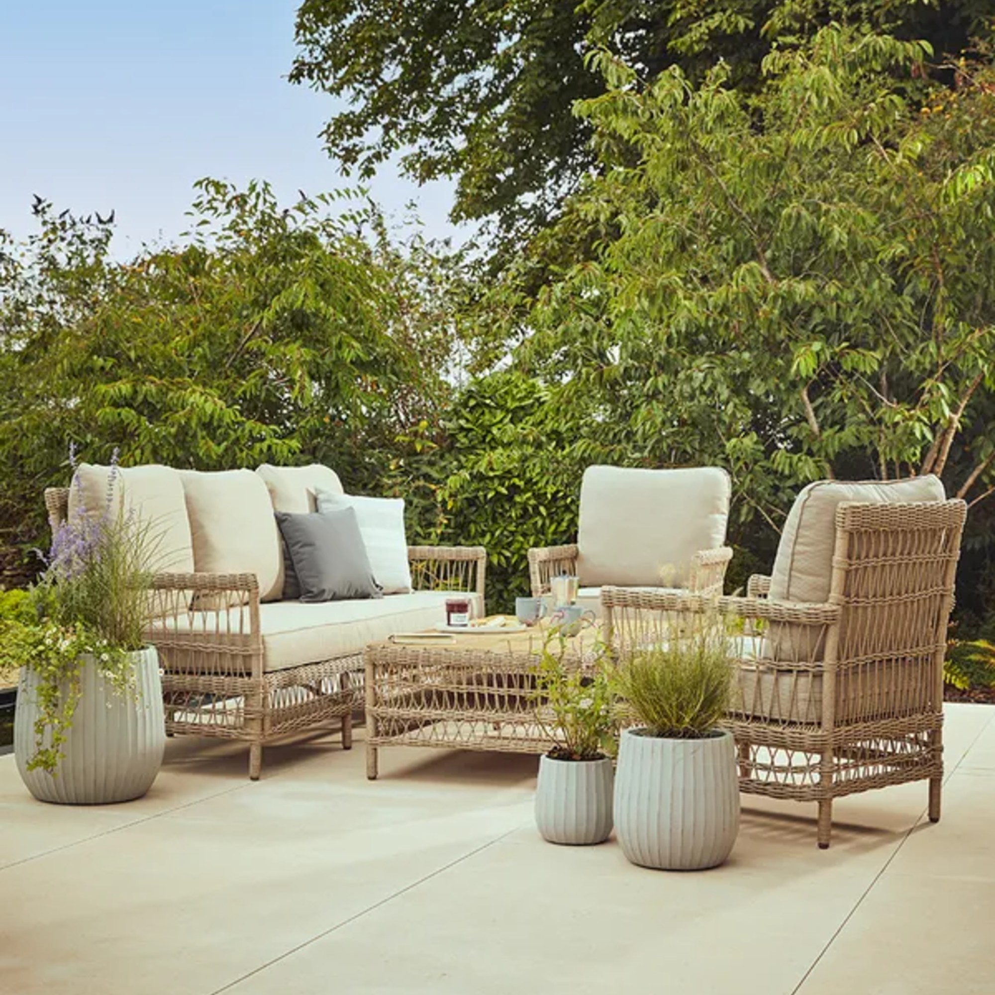 Cox &amp;amp; Cox Flores Lounge Set