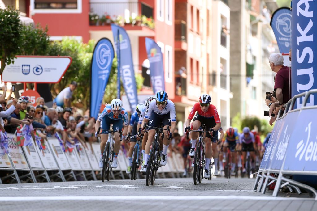 ELGOIBAR SPAIN MAY 10 LR Mischa Bredewold of The Netherlands and and Demi Vollering of The Netherlands and Team SD Worx Protime sprint at finish line during the 3rd Itzulia Women 2024 Stage 1 a 140km stage from VitoriaGasteiz to Elgoibar UCIWWT on May 10 2024 in Elgoibar Spain Photo by Alex BroadwayGetty Images