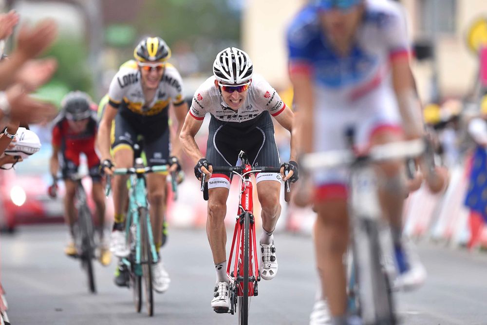 Bauke Mollema finishes stage 19