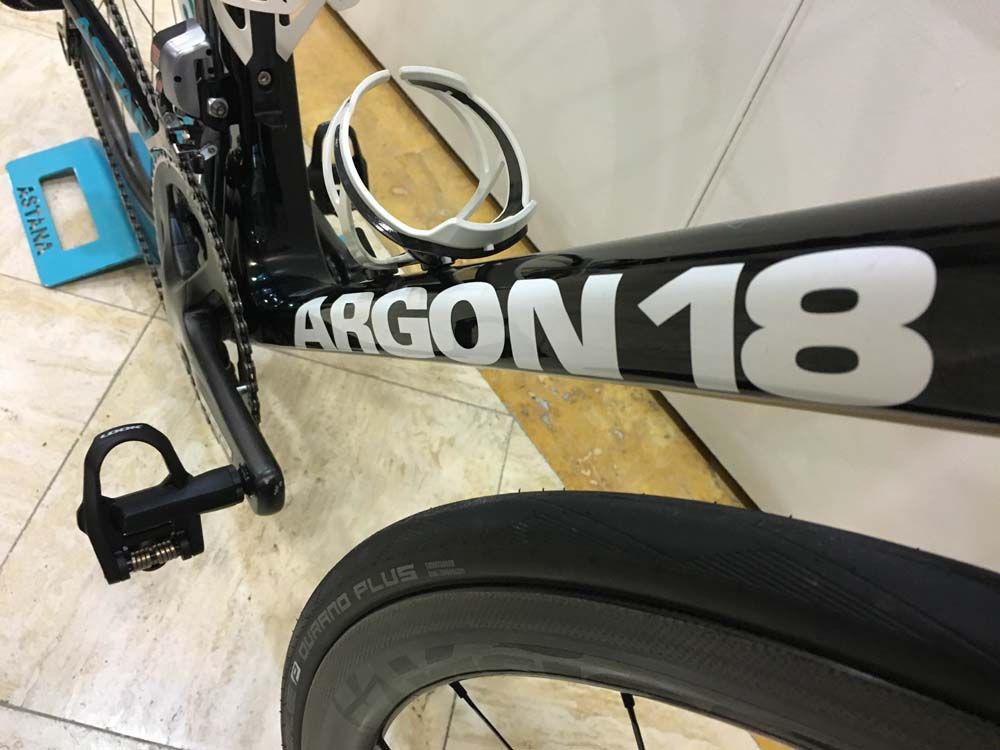The square-like down tube of the Gallium Pro