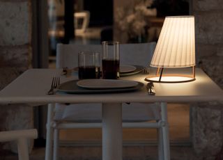 how to plan garden lighting: outdoor table lamp