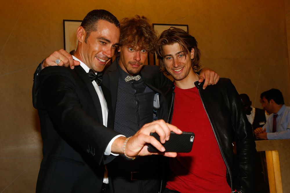 Manuel Quinziato, Daniel Oss and Peter Sagan take time for a quick selfie