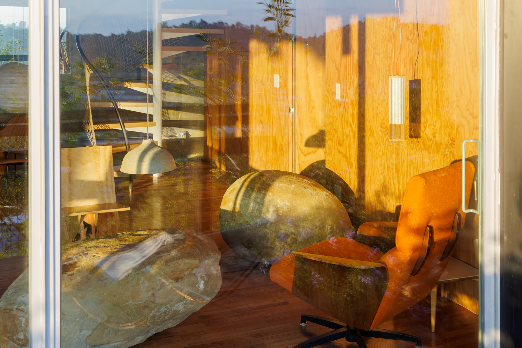 Cano House, a colour orthogonal home nestled in a los angeles hill